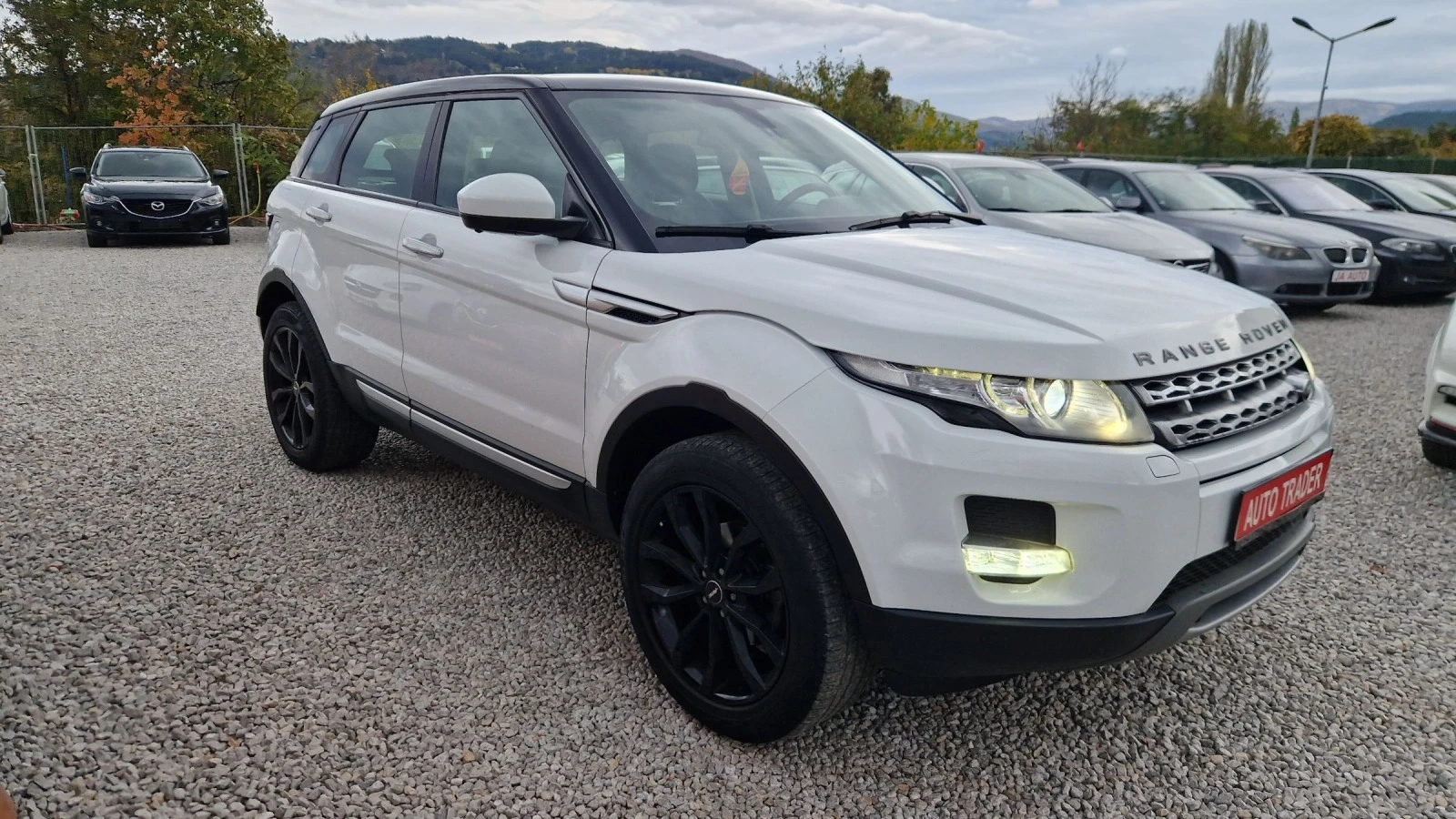 Land Rover Range Rover Evoque 2.0SI-241кс. NAVY - изображение 4