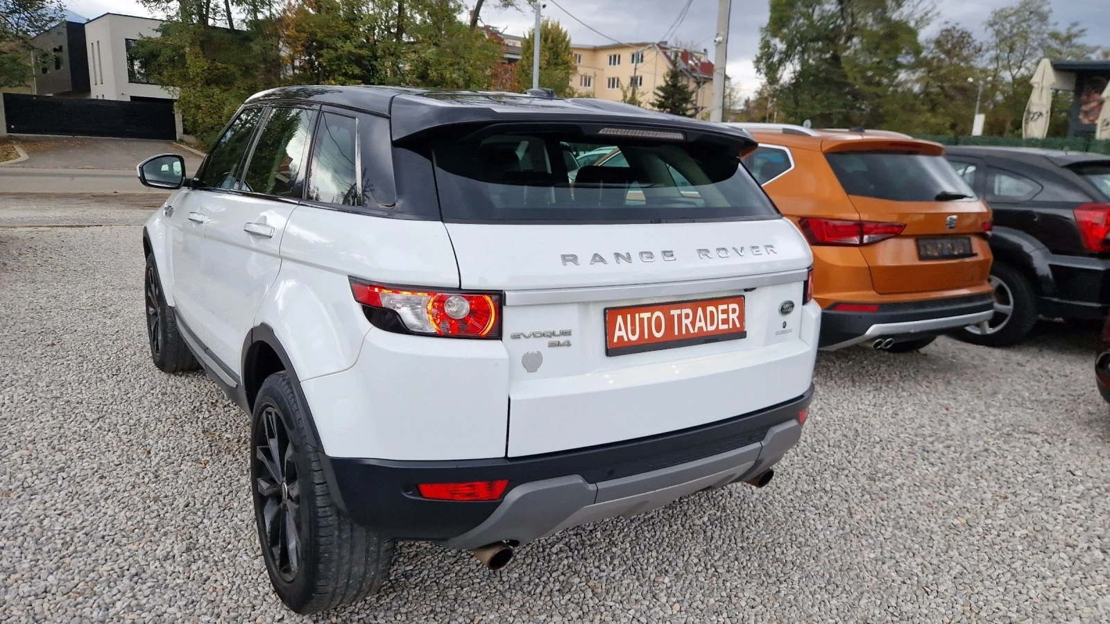 Land Rover Range Rover Evoque 2.0SI-241кс. NAVY - изображение 8