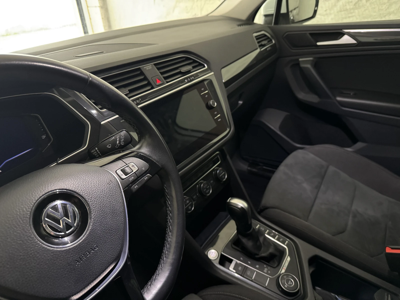 VW Tiguan 2.0TDI HIGHLINE - изображение 4