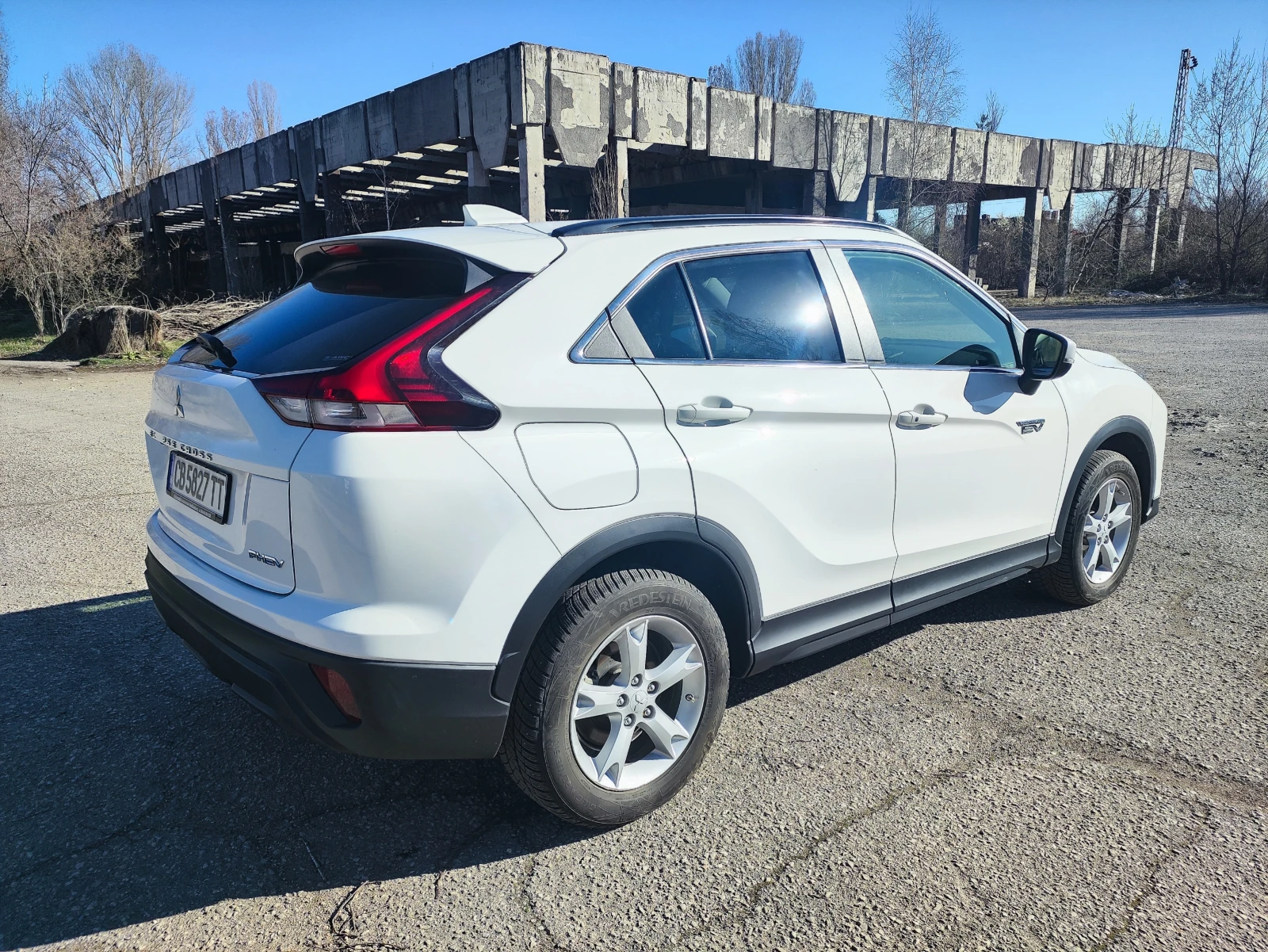 Mitsubishi Eclipse Cross PHEV - изображение 4