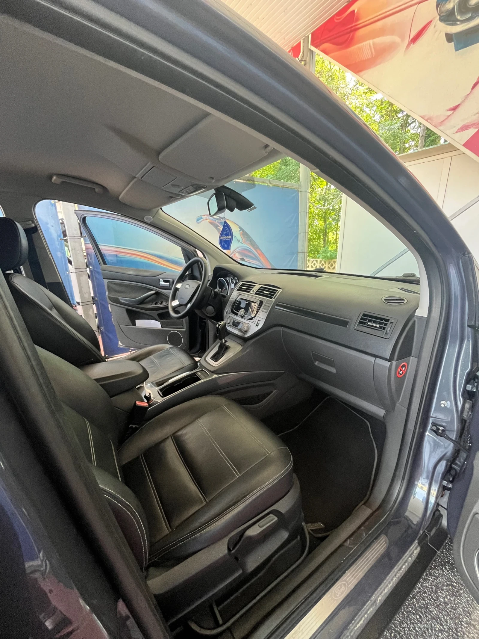 Ford Kuga  - изображение 8