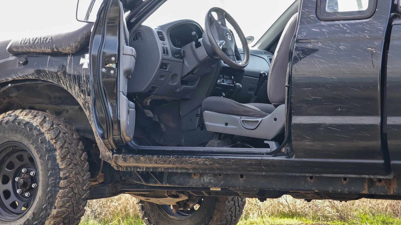 Nissan Navara /NP300/ D22 Kingcab 2.5DDTI 4WD - изображение 9