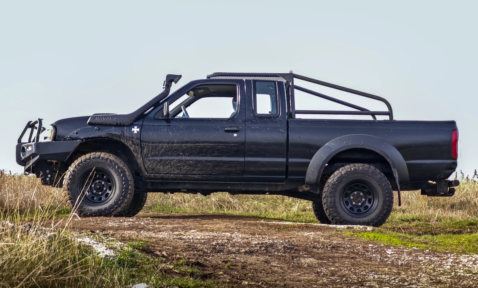 Nissan Navara /NP300/ D22 Kingcab 2.5DDTI 4WD - изображение 2