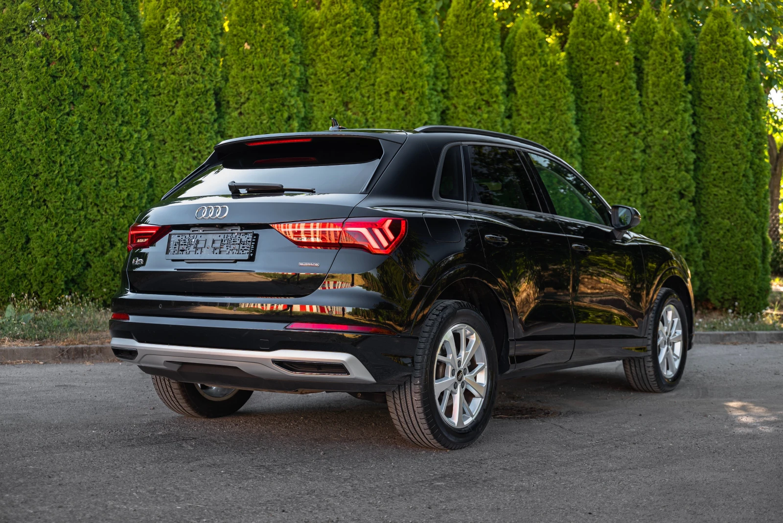 Audi Q3 45 TFSI QUATTRO / 44 400 KM / PANORAMA / LED / CAM, снимка 4 - Автомобили и джипове - 52967371