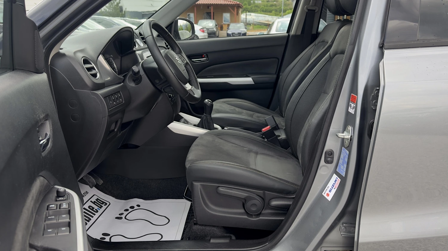 Suzuki Vitara 1.6i 4x4 Distronic Кожа Подгрев Панорама Камера, снимка 5 - Автомобили и джипове - 54573952