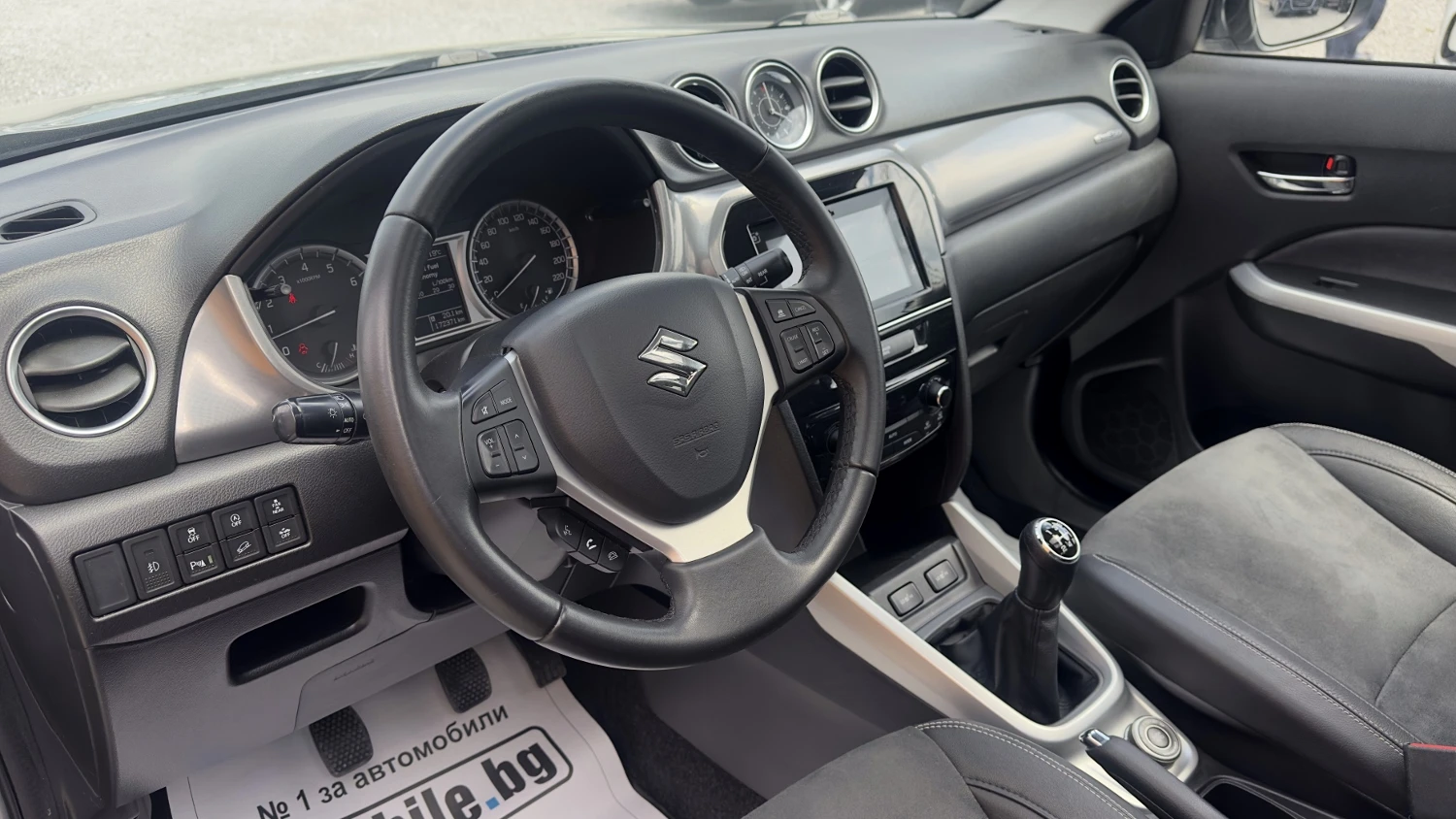 Suzuki Vitara 1.6i 4x4 Distronic Кожа Подгрев Панорама Камера, снимка 6 - Автомобили и джипове - 54573952