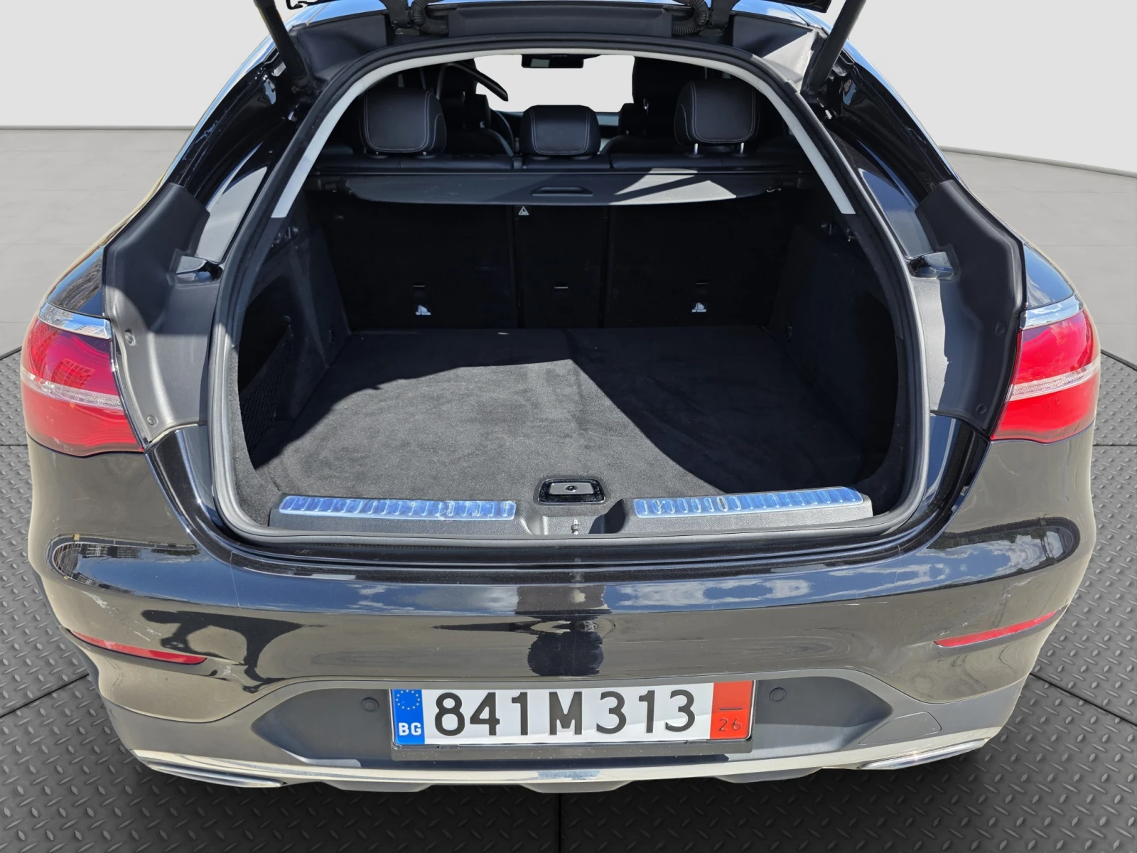 Mercedes-Benz GLC 220 9G TRONIC-4MATIC AMG, снимка 13 - Автомобили и джипове - 54720076
