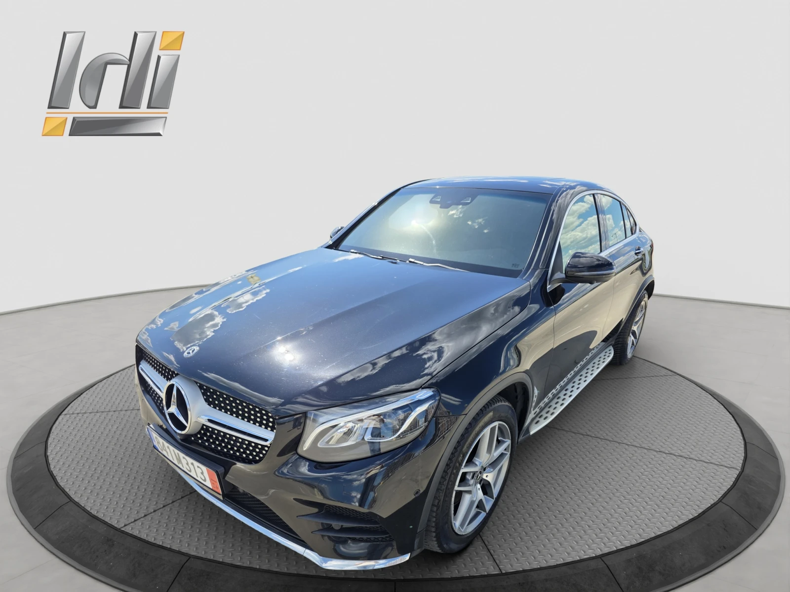 Mercedes-Benz GLC 220 9G TRONIC-4MATIC AMG, снимка 2 - Автомобили и джипове - 54720076