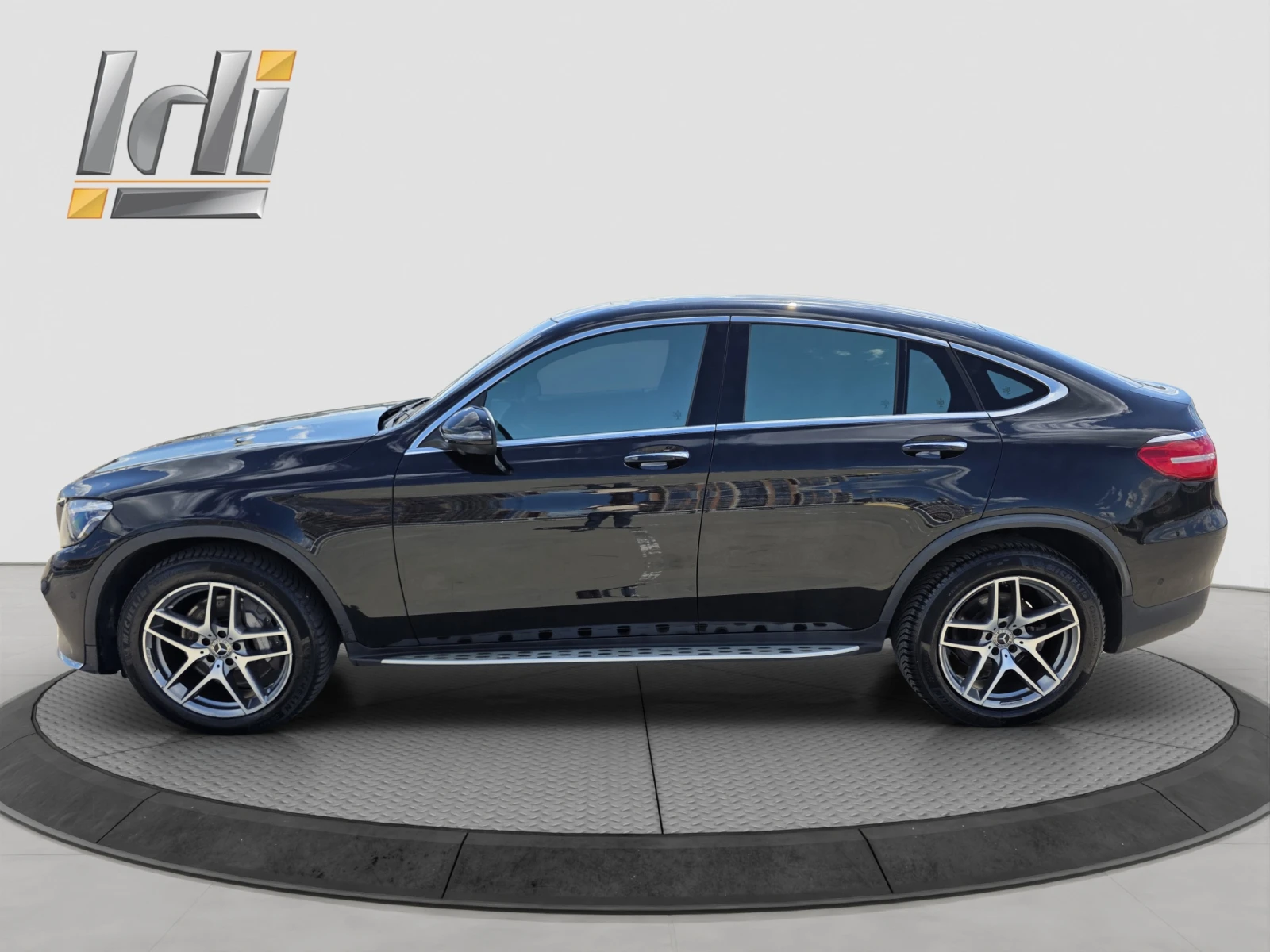 Mercedes-Benz GLC 220 9G TRONIC-4MATIC AMG, снимка 3 - Автомобили и джипове - 54720076