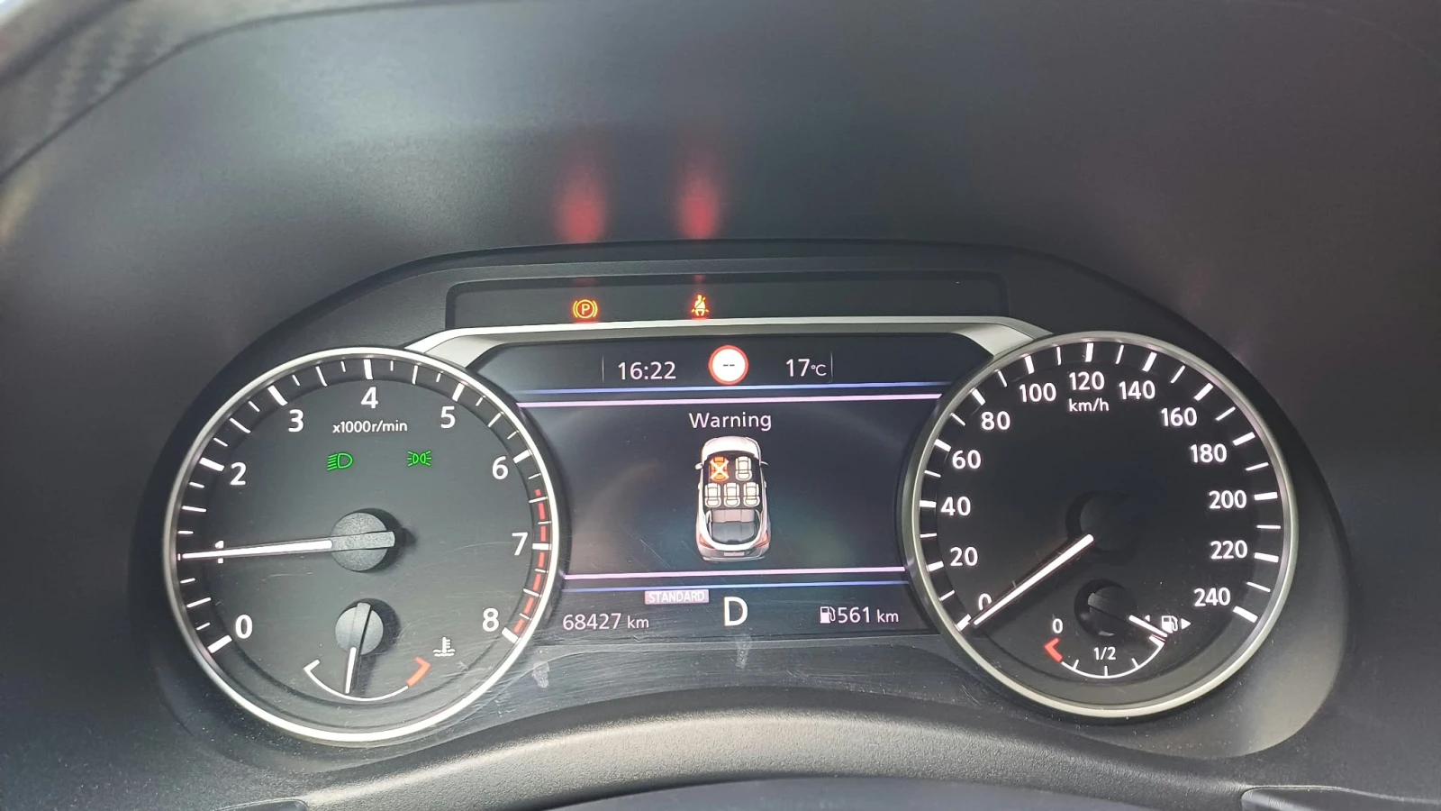 Nissan Juke, снимка 8 - Автомобили и джипове - 56226270
