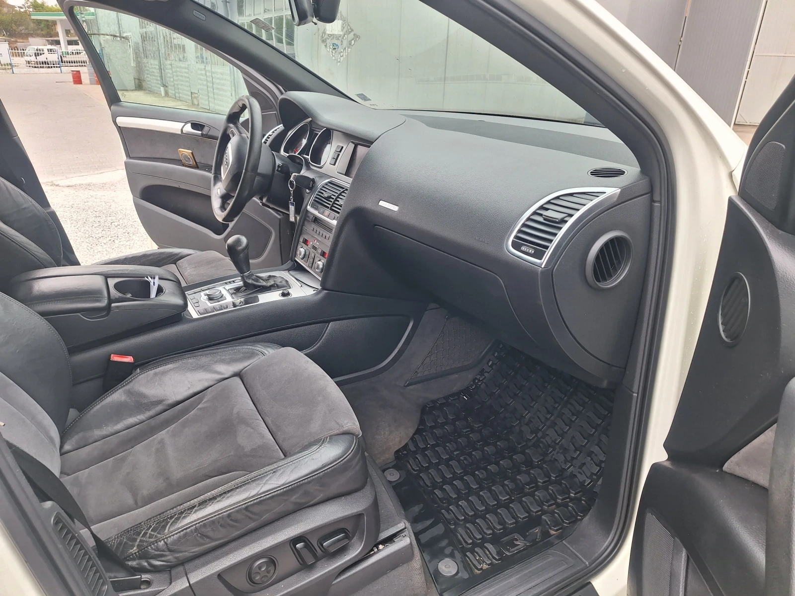 Audi Q7 3.0tdi, снимка 9 - Автомобили и джипове - 56247734