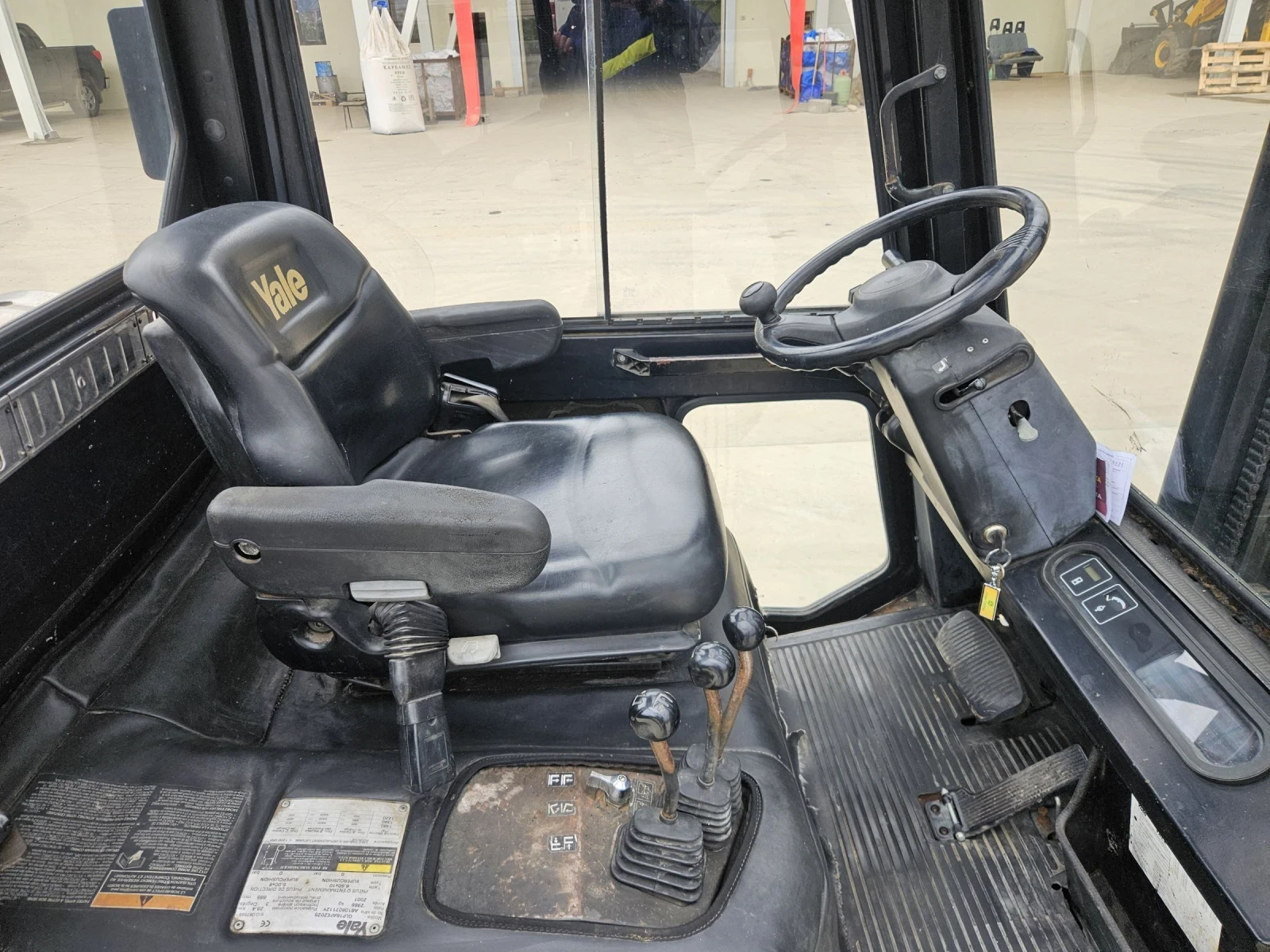 ������� Yale | Mobile.bg � ����������� 7