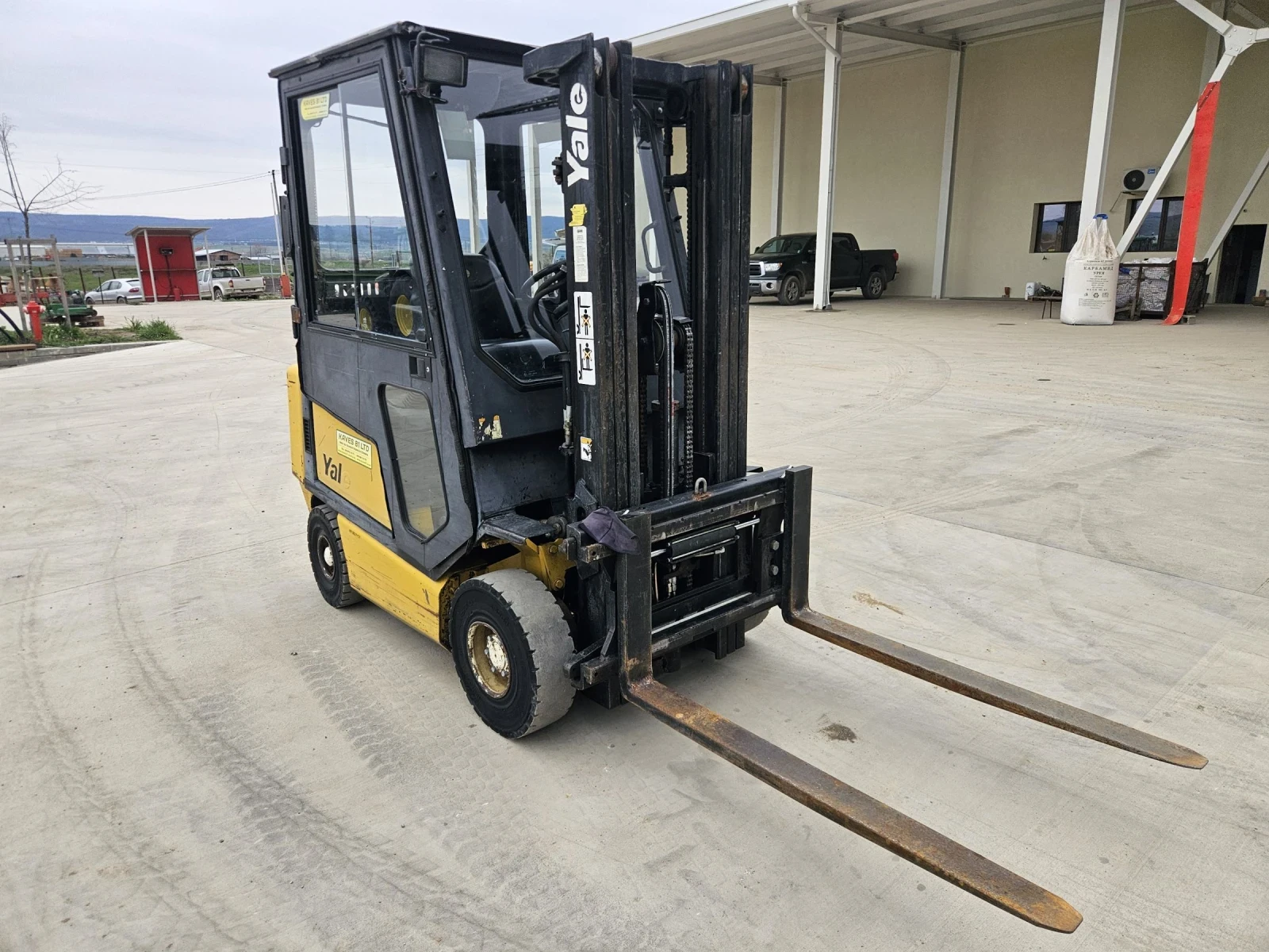 ������� Yale | Mobile.bg � ����������� 3