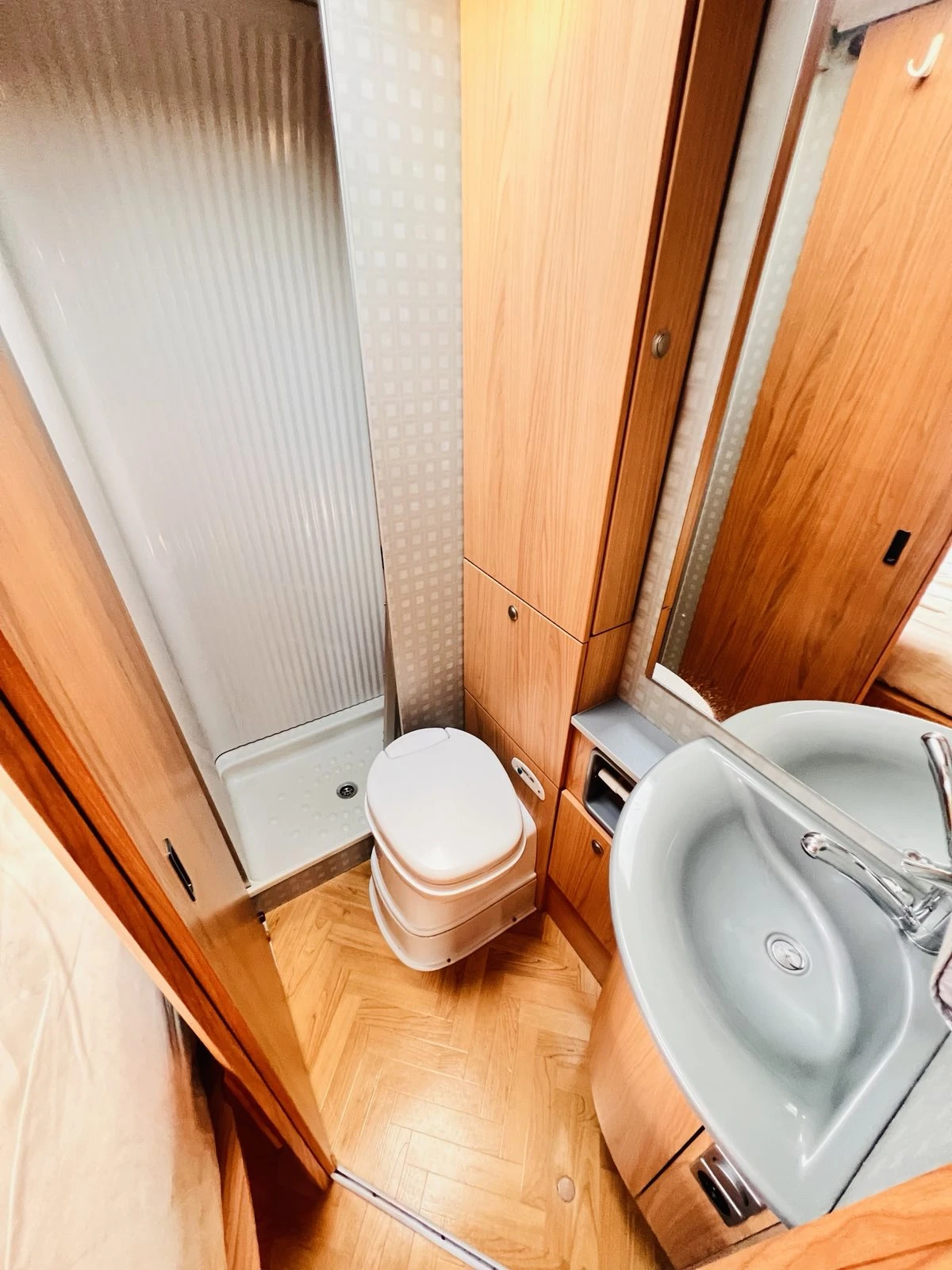 ������ Burstner Aviano 684  | Mobile.bg � ����������� 15