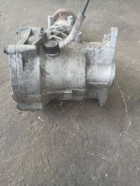 EJ32-7L486-AC Раздатка Renge Rover Discoveri sport 2.0 дизел 2015г EJ32-7L486-AC, снимка 5