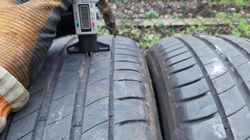 Гуми Летни 205/55R17, снимка 3 - Гуми и джанти - 27533848