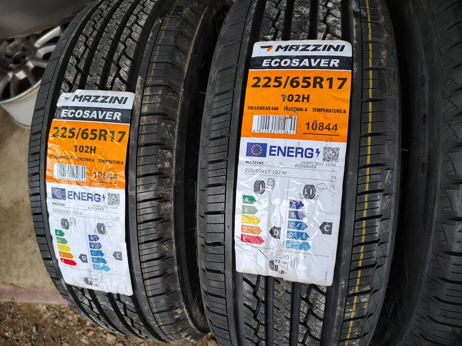 Гуми Летни 225/65R17, снимка 3 - Гуми и джанти - 53751993
