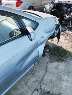 Toyota Auris 1.4 D4D ударена  - 1100 € / 2151.41 лв. - 14707043 5