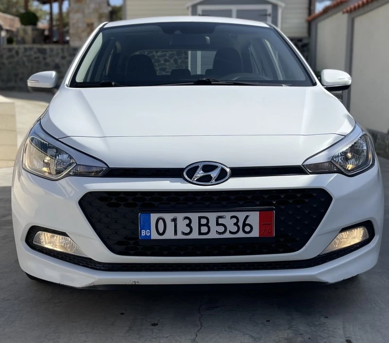 Hyundai I20 1.2 i Euro 6 Service book , снимка 1 - Автомобили и джипове - 46353824