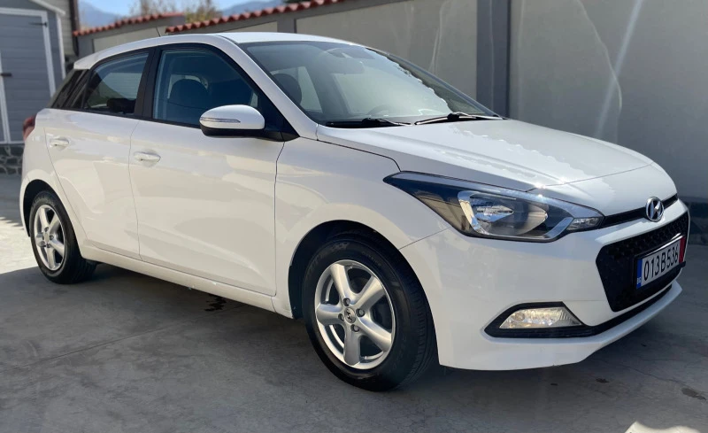 Hyundai I20 1.2 i Euro 6 Service book , снимка 6 - Автомобили и джипове - 46353824