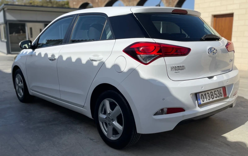 Hyundai I20 1.2 i Euro 6 Service book , снимка 3 - Автомобили и джипове - 46353824