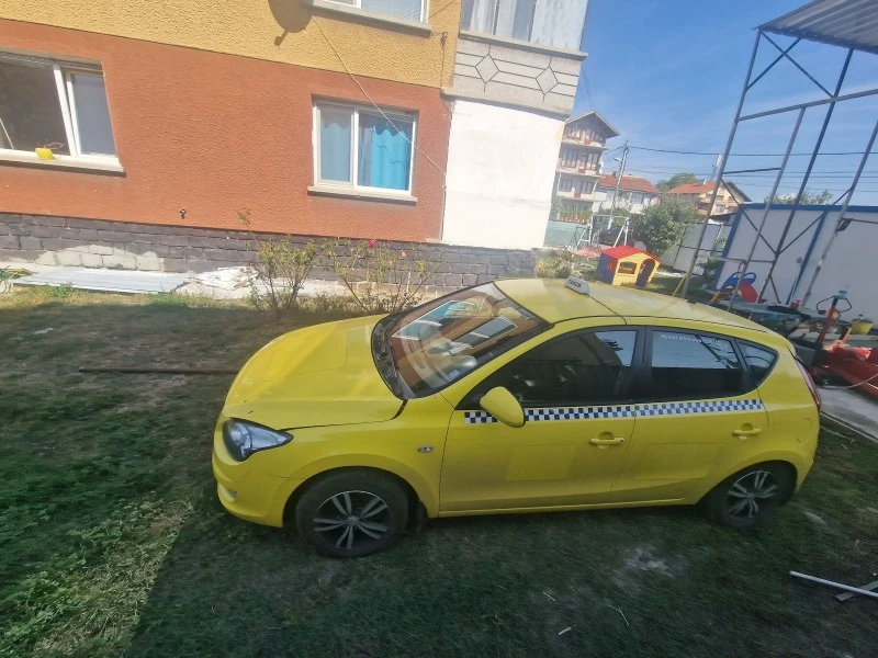 Hyundai I30 1.4, снимка 4 - Автомобили и джипове - 47777327