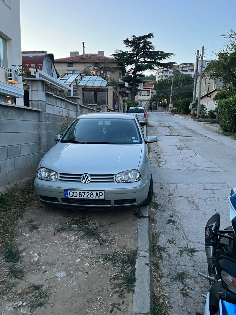 VW Golf, снимка 1 - Автомобили и джипове - 47010823