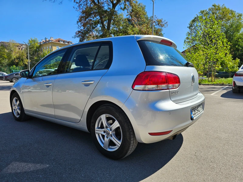 VW Golf 1.6TDI, снимка 6 - Автомобили и джипове - 47446515