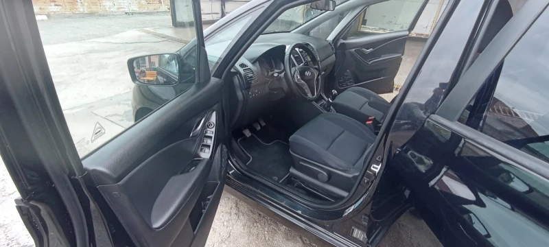 Hyundai Ix20, снимка 8 - Автомобили и джипове - 48248965