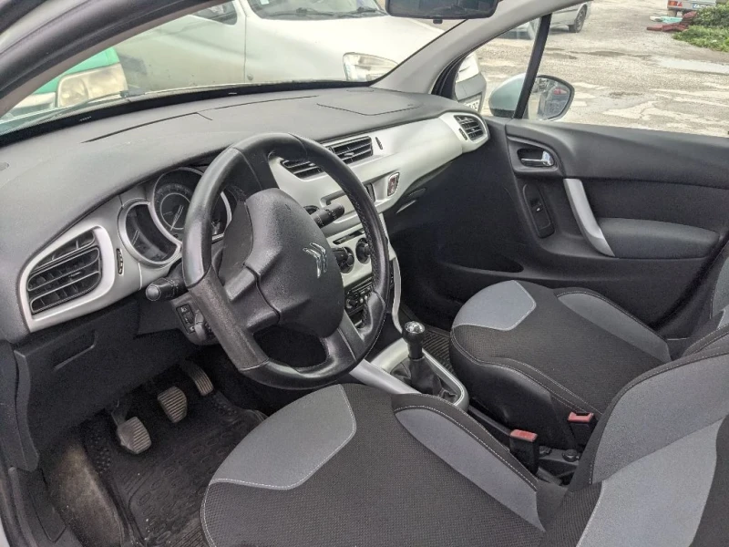 Citroen C3, снимка 3 - Автомобили и джипове - 48277635