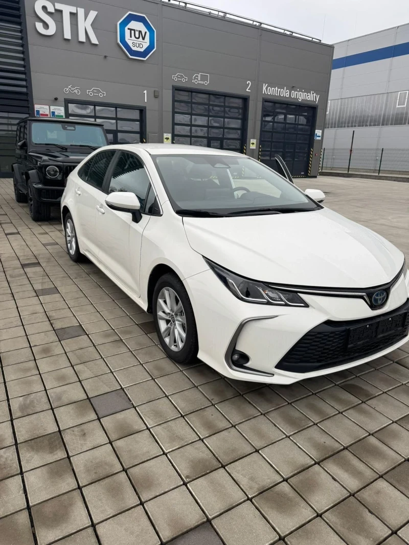 Toyota Corolla 1.8 HYBRID 2024 г 300 км, снимка 1 - Автомобили и джипове - 48689645