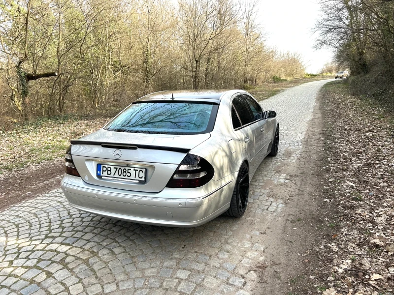 Mercedes-Benz E 320, снимка 8 - Автомобили и джипове - 49507403