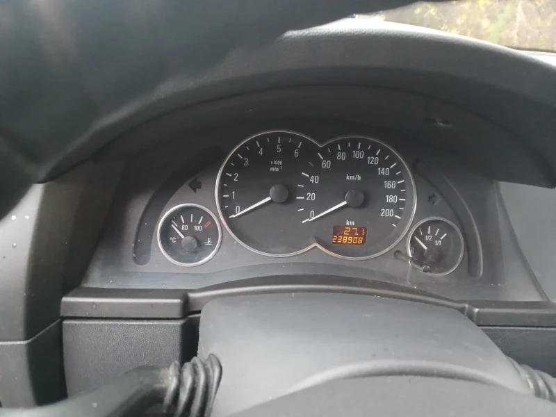 Opel Meriva, снимка 6 - Автомобили и джипове - 52565631