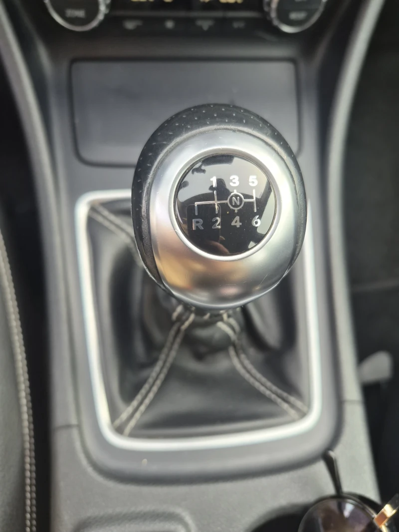 Mercedes-Benz 200, снимка 7 - Автомобили и джипове - 52835309