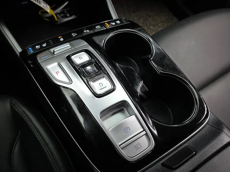 Hyundai Tucson 2.0 4WD PREMIUM, снимка 9 - Автомобили и джипове - 56304090