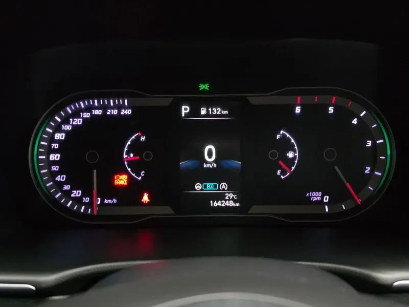 Hyundai Tucson 2.0 4WD PREMIUM, снимка 8 - Автомобили и джипове - 56304090
