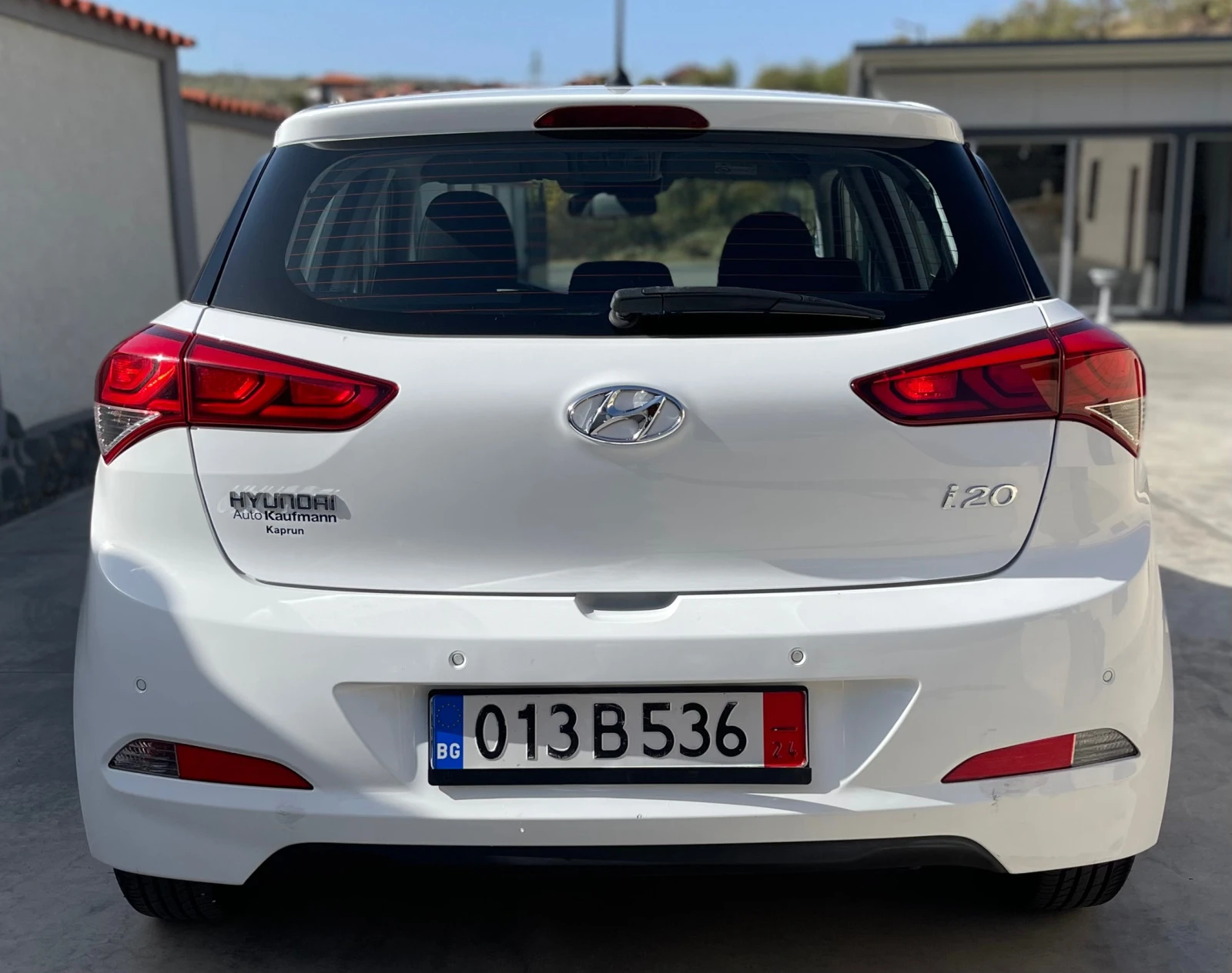 Hyundai I20 1.2 i Euro 6 Service book  - изображение 4