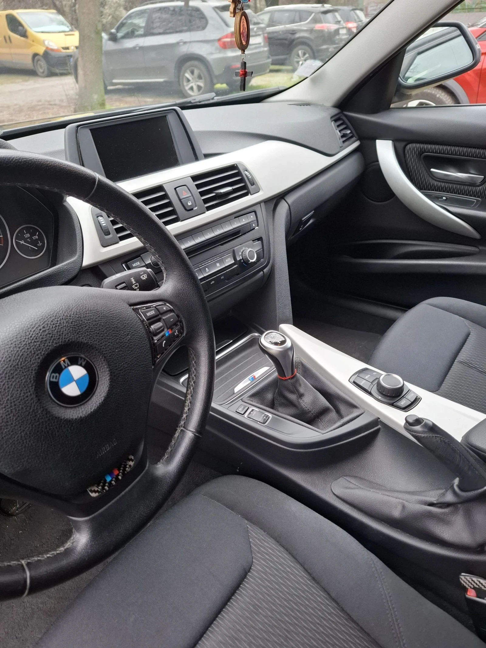 BMW 320 Xdrive , снимка 13 - Автомобили и джипове - 47522499