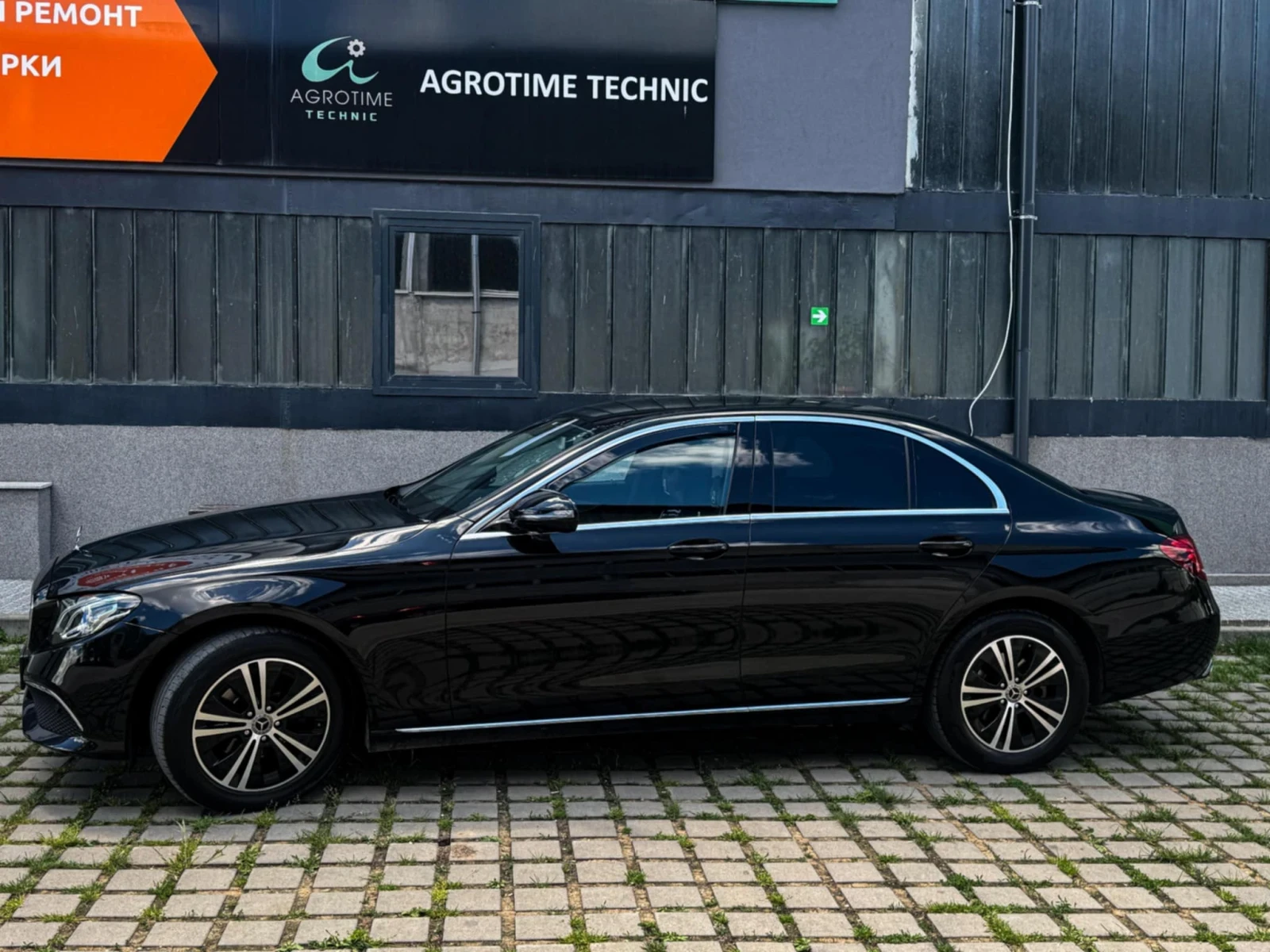 Mercedes-Benz E 220 Bluetec avantgarde executive  - изображение 3