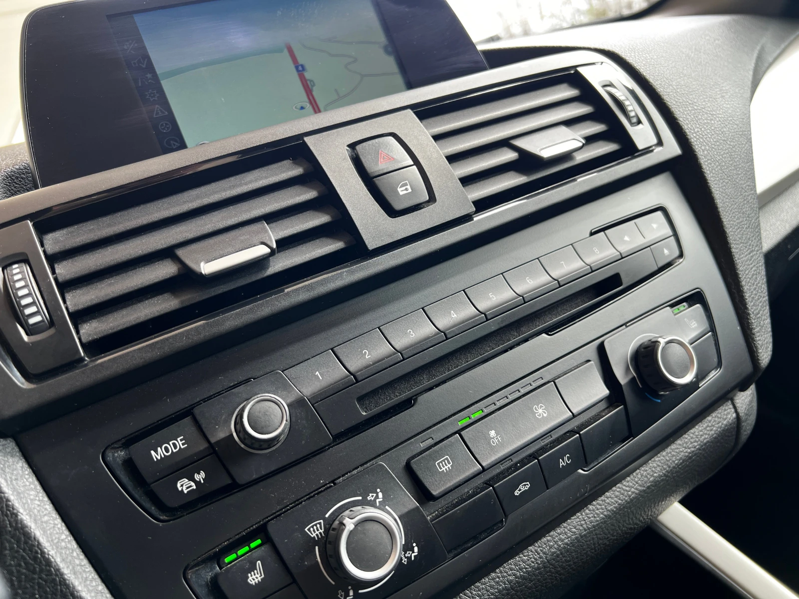 BMW 118 D, снимка 13 - Автомобили и джипове - 54272502