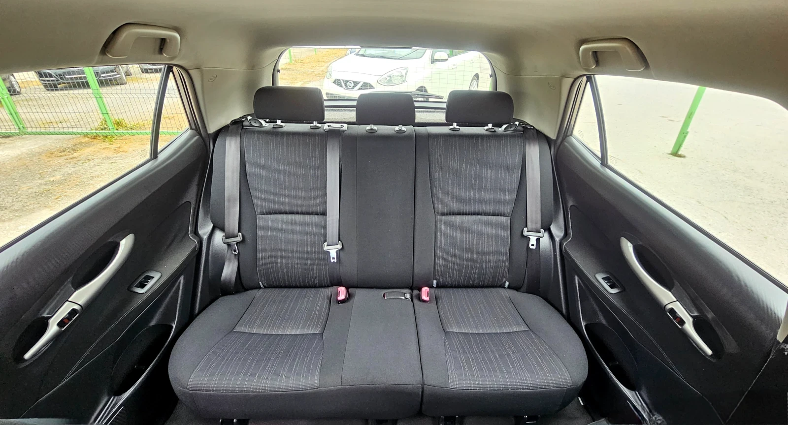 Toyota Auris 1.33VVT-i/101к./6ск./РЕАЛНИ КМ, снимка 9 - Автомобили и джипове - 54385401