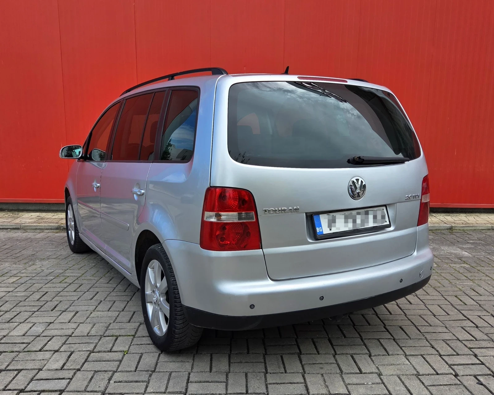 VW Touran 2.0 TDI/7 Местен/ Регистриран, снимка 4 - Автомобили и джипове - 54994063
