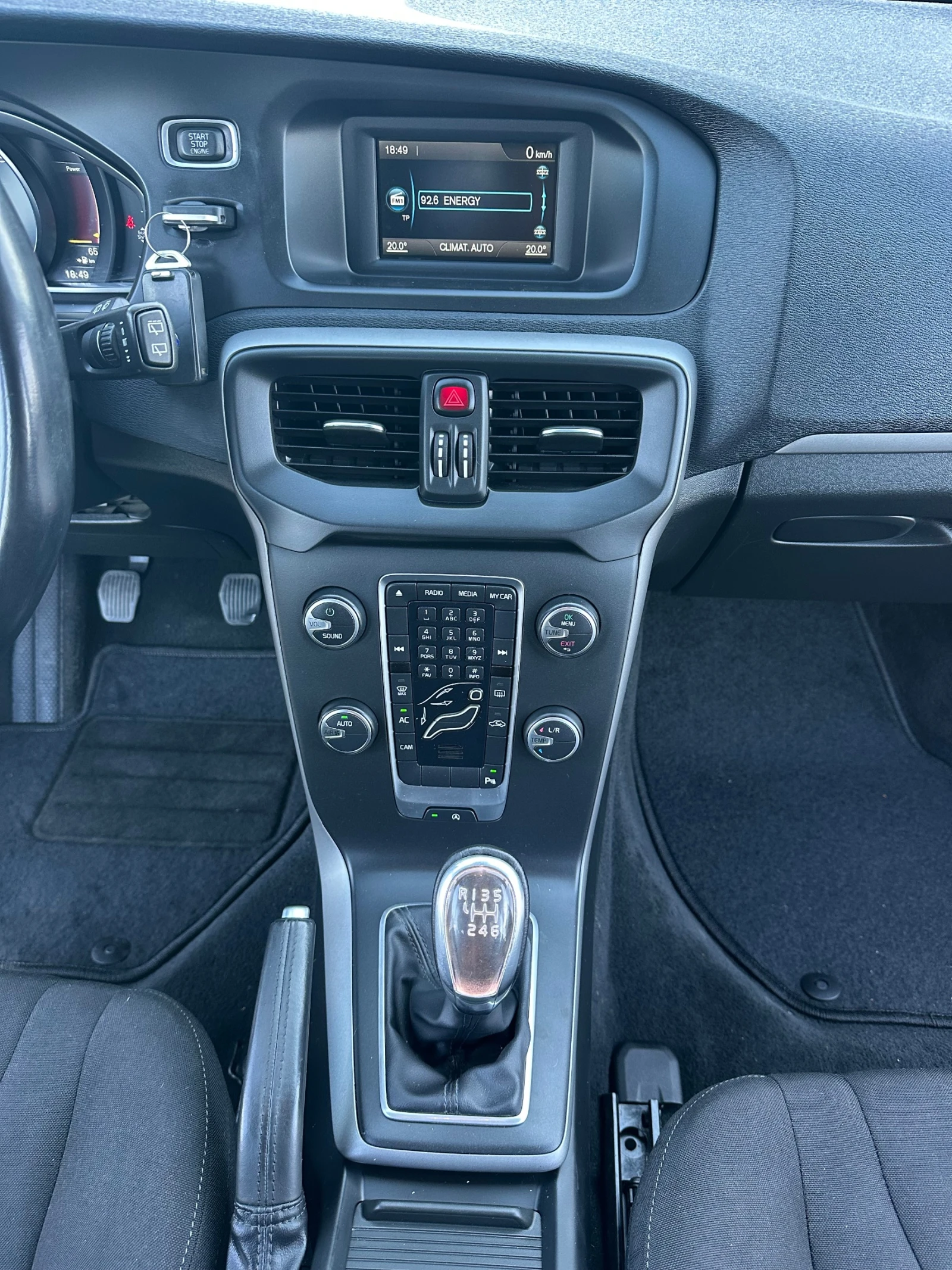 Volvo V40 1.6TI 180kc, снимка 13 - Автомобили и джипове - 55160742