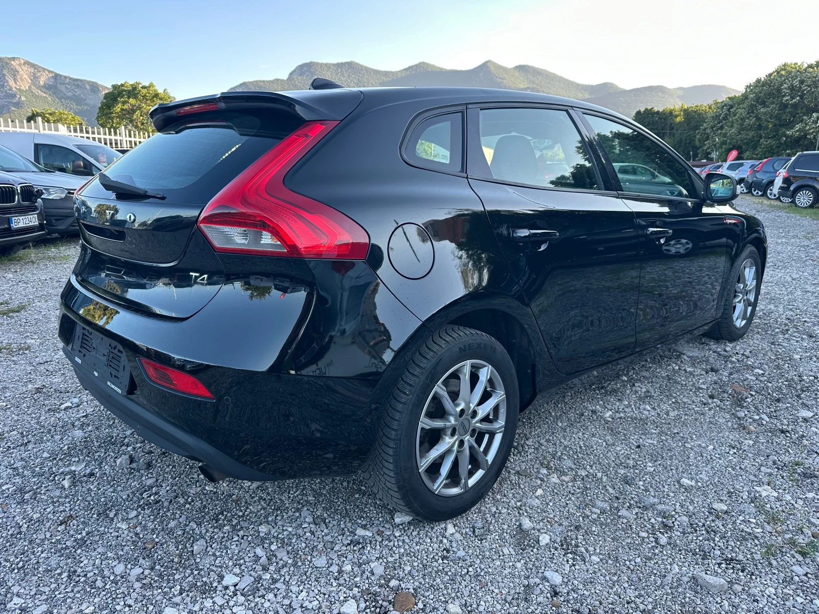 Volvo V40 1.6TI 180kc, снимка 3 - Автомобили и джипове - 55160742