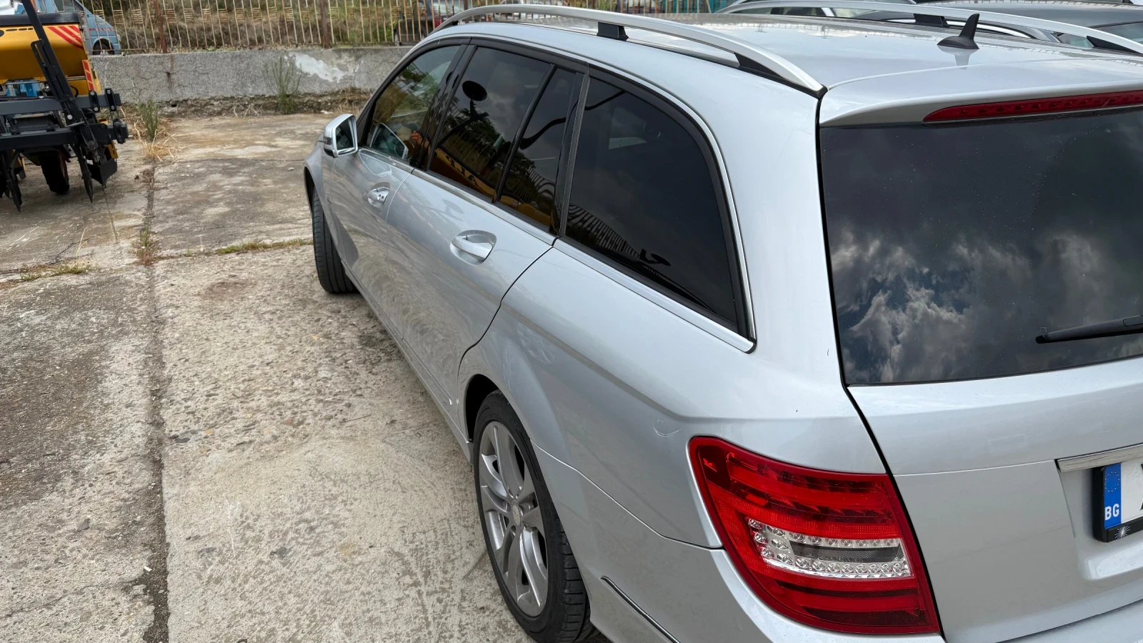 Mercedes-Benz C 220, снимка 11 - Автомобили и джипове - 55698862