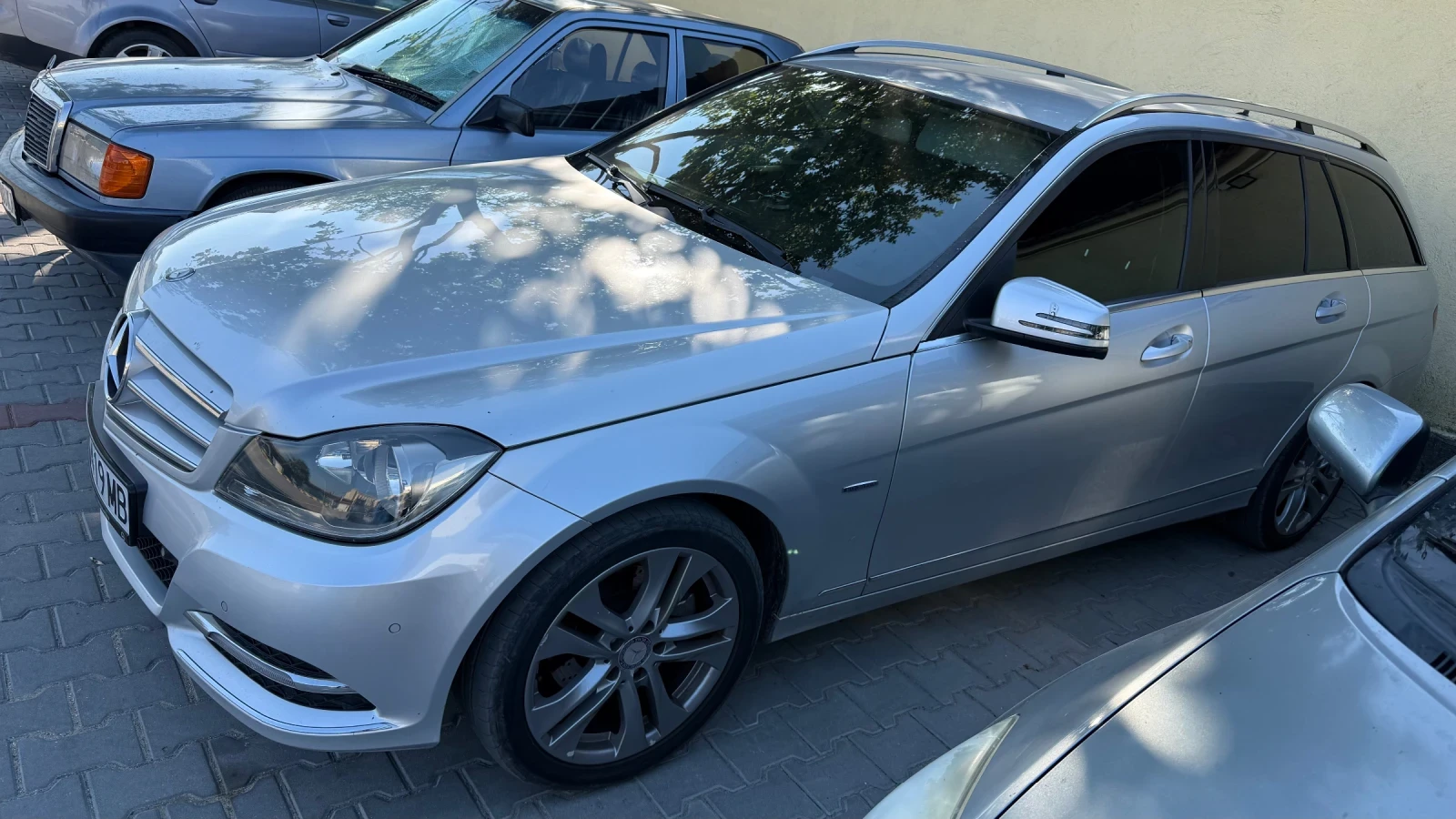 Mercedes-Benz C 220, снимка 2 - Автомобили и джипове - 55698862