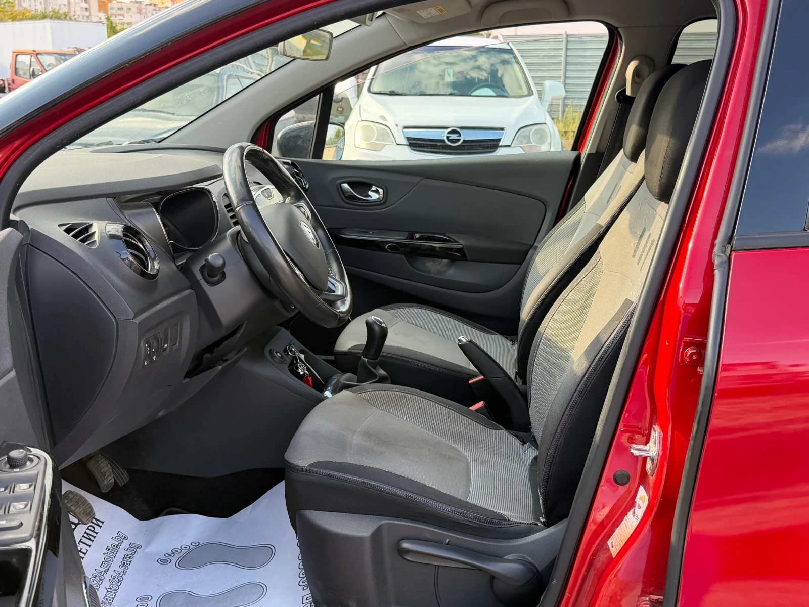 Renault Captur EURO6B 2016 1.5DCI , снимка 4 - Автомобили и джипове - 56149771