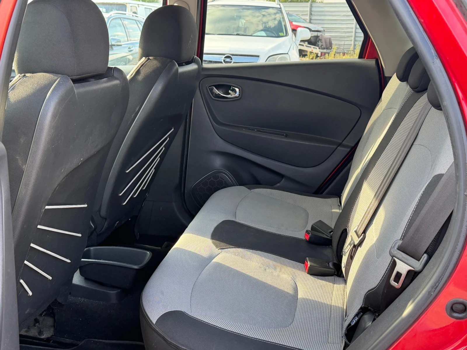 Renault Captur EURO6B 2016 1.5DCI , снимка 5 - Автомобили и джипове - 56149771