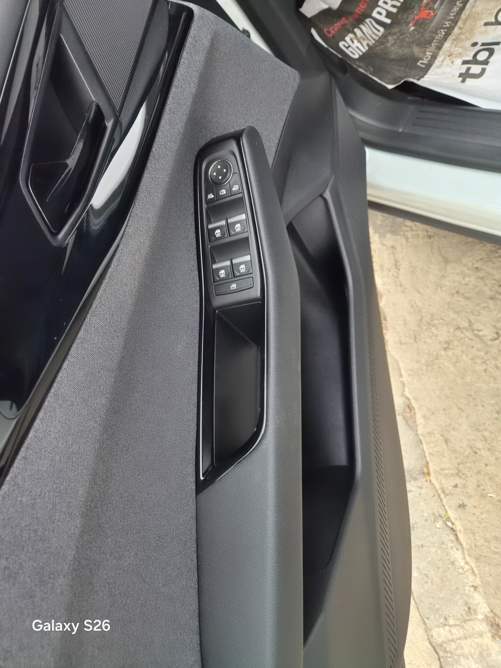Renault Austral, снимка 16 - Автомобили и джипове - 56707337