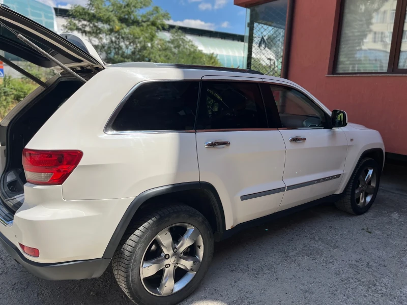 Jeep Grand cherokee Overland, снимка 8 - Автомобили и джипове - 46902377